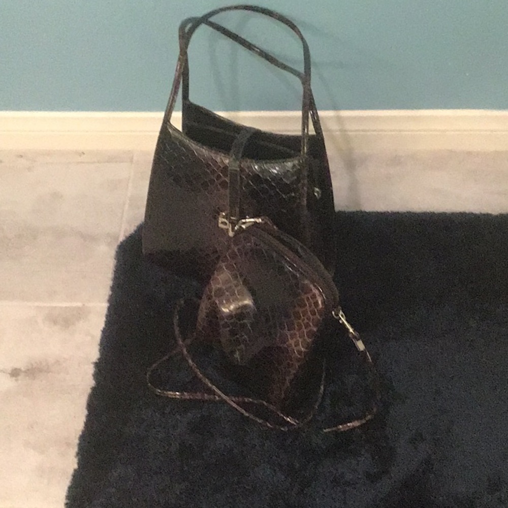Hand bag with shoulder bag